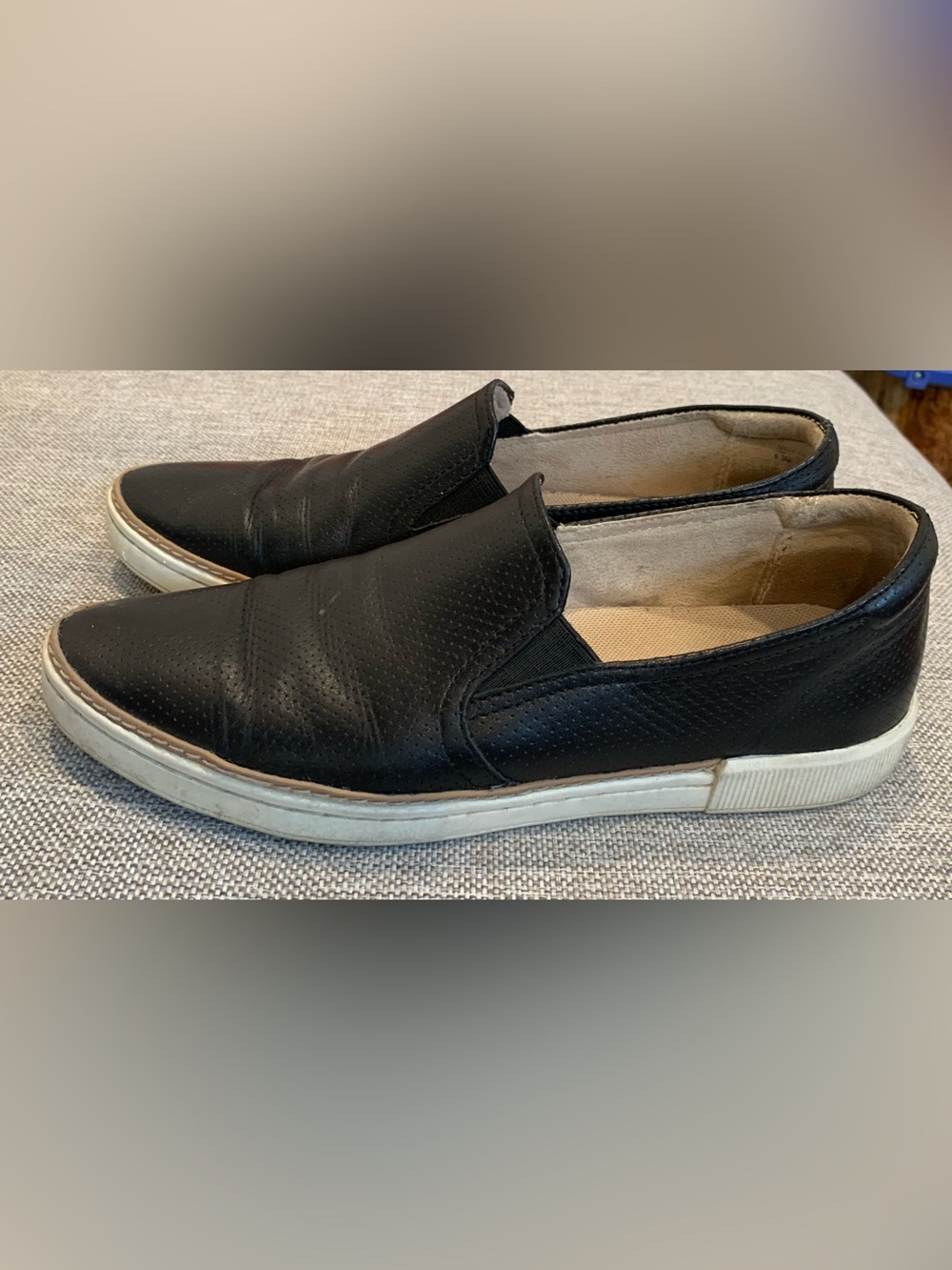 Naturalizer Black Slip-On Leather Loafers Fit Like a 9
